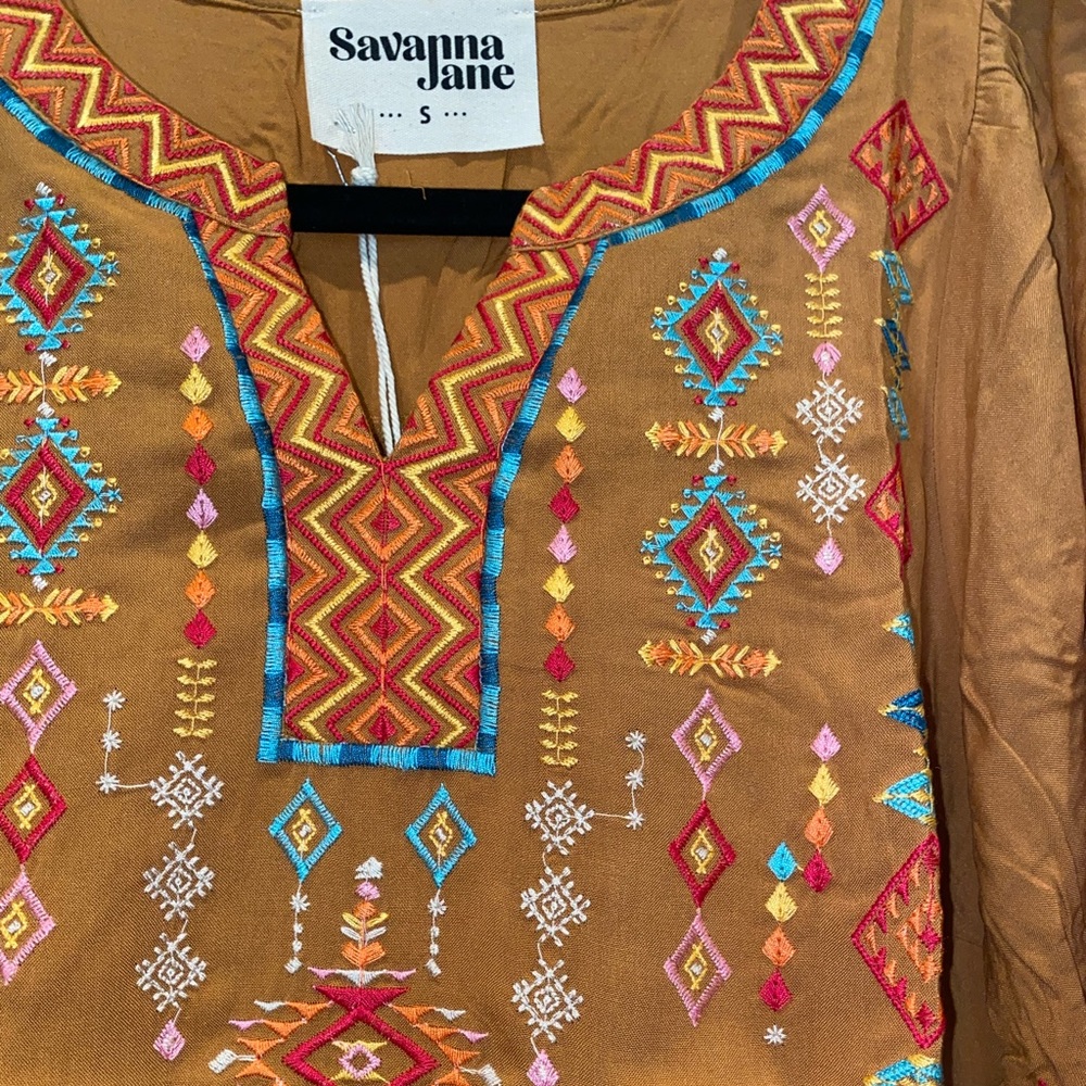 Women’s Savanna Jane Goldenrod Embroidered Top Size Small NWT - Picture 1 of 3